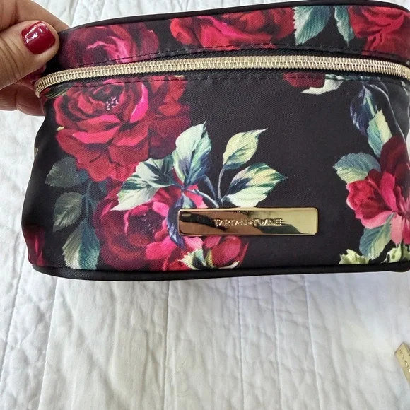 Floral Black and Red Cosmetic Bag Set - Picture 2 of 9